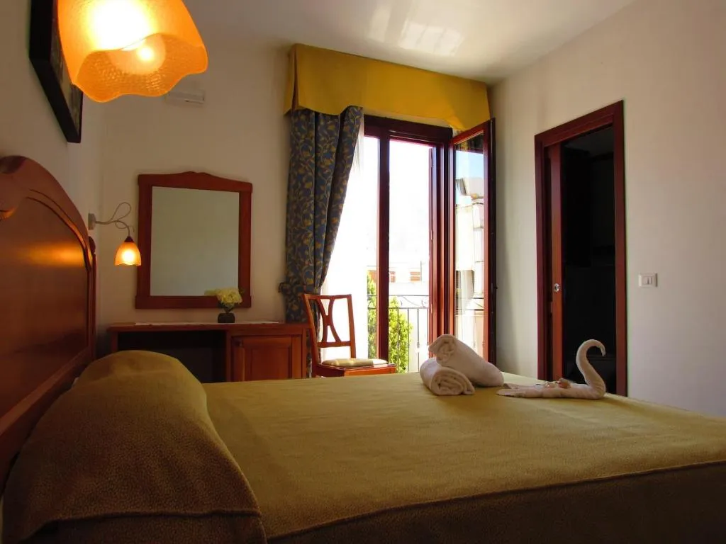 Room, Hotel La Meridiana, Palermo