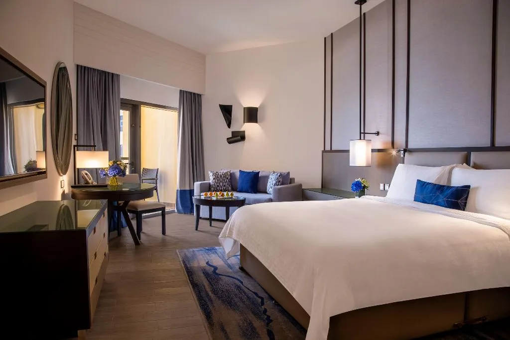 DOUBLE SEA VIEW KING BED Room, Amwaj Rotana-Jumeirah Beach, Dubai