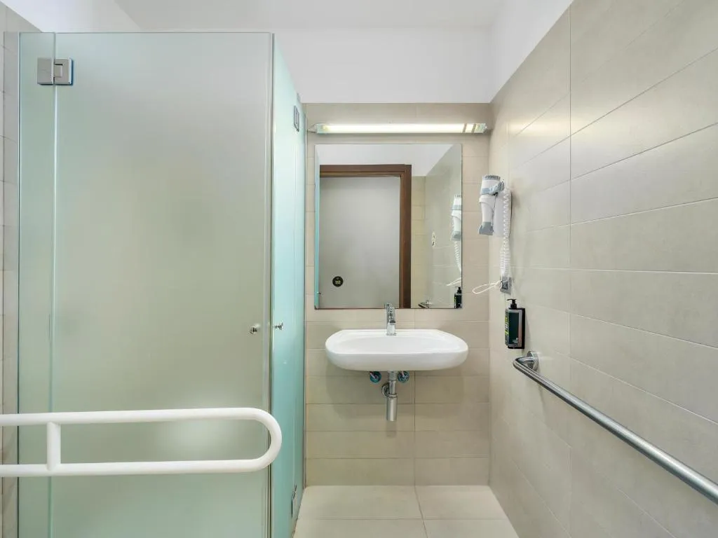 DOUBLE Accessible Room, B&B Hotel Milano - Monza, Milan