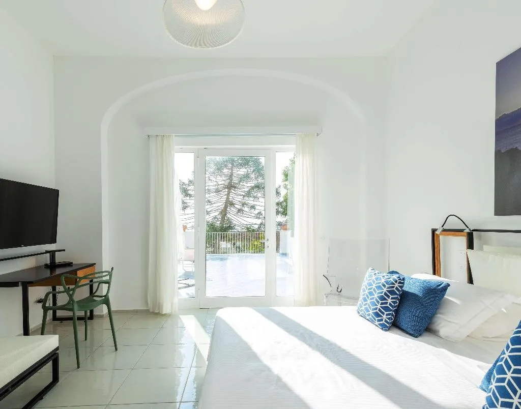 Room, Apollon Club, Naples
