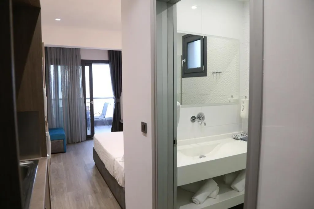 STUDIO CLASSIC Room, Amalia Rooms Sea View, Thessaloniki