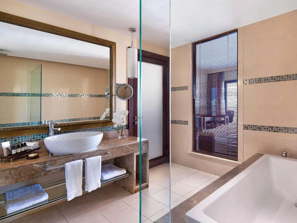 Room TWO QUEEN BEDS Room, Fairmont The Palm, Dubai