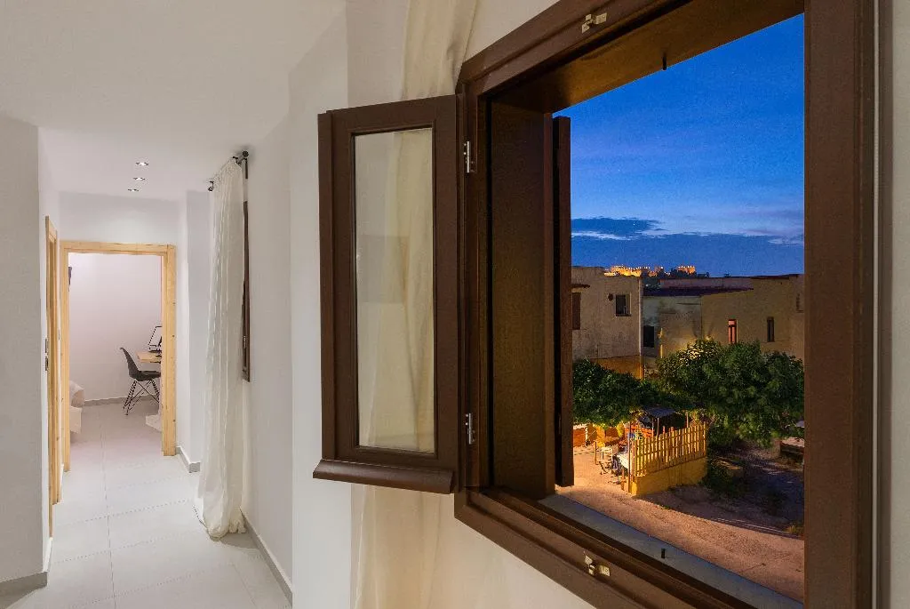 TRIPLE TWO BEDROOMS ONE BATHROOM Room, Old Town Senses Boutique Hotel, Rhodes