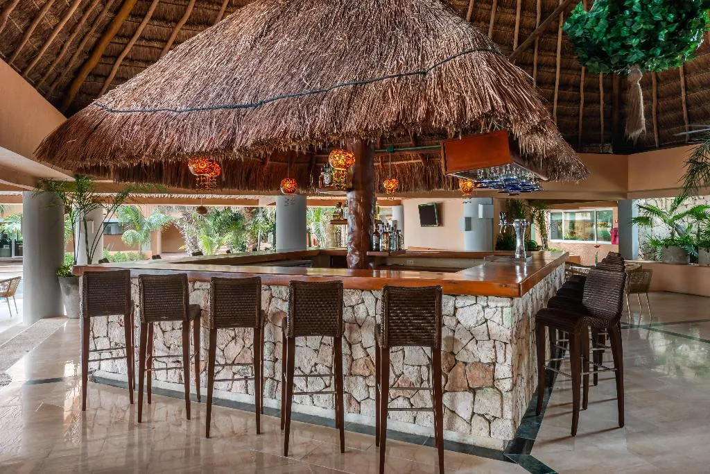 Bar, Puerto Aventuras Beach Resort, Cancun Area
