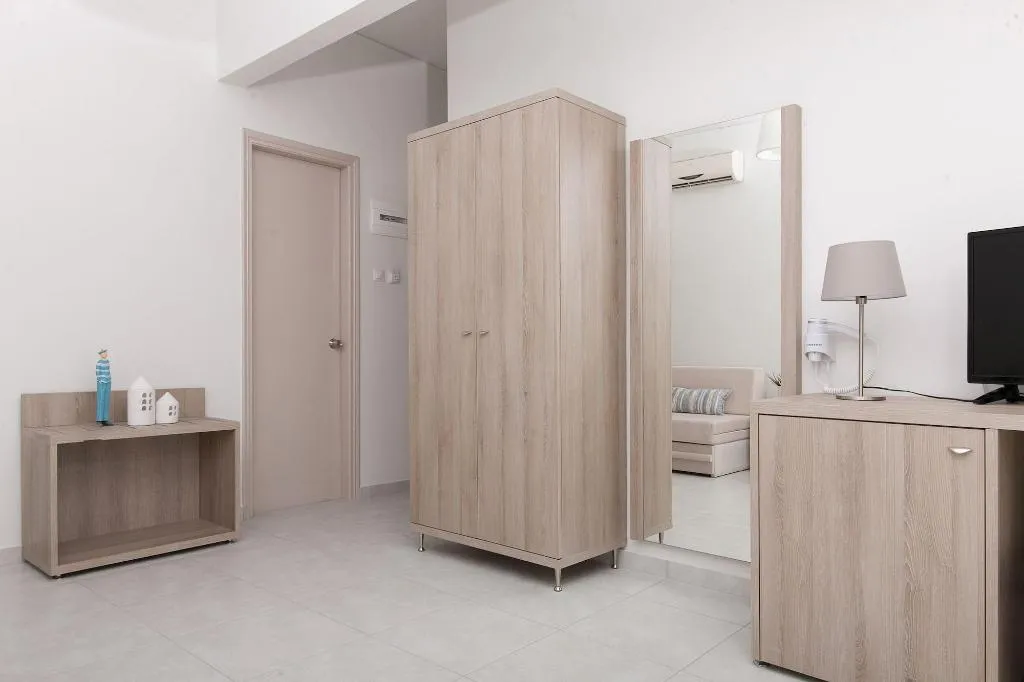 Room, 12 Olympian Gods, Thessaloniki