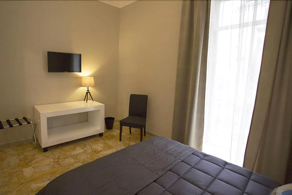 Room, B&B Rettifilo, Naples