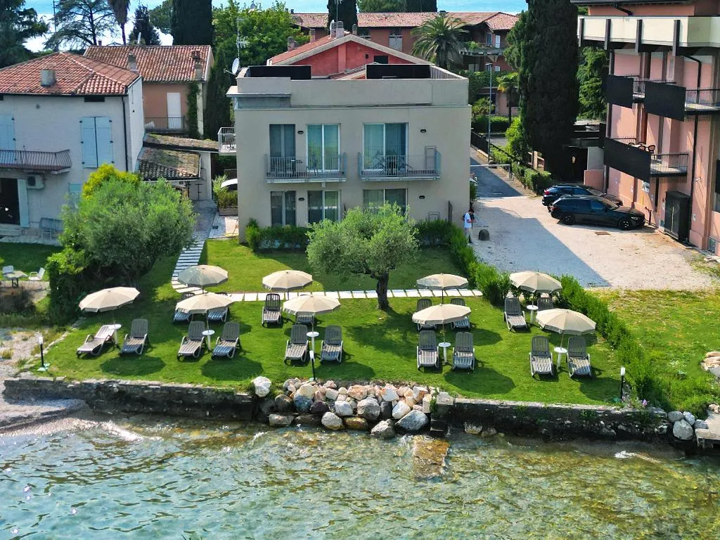 General view, Villa Canneto, Milan