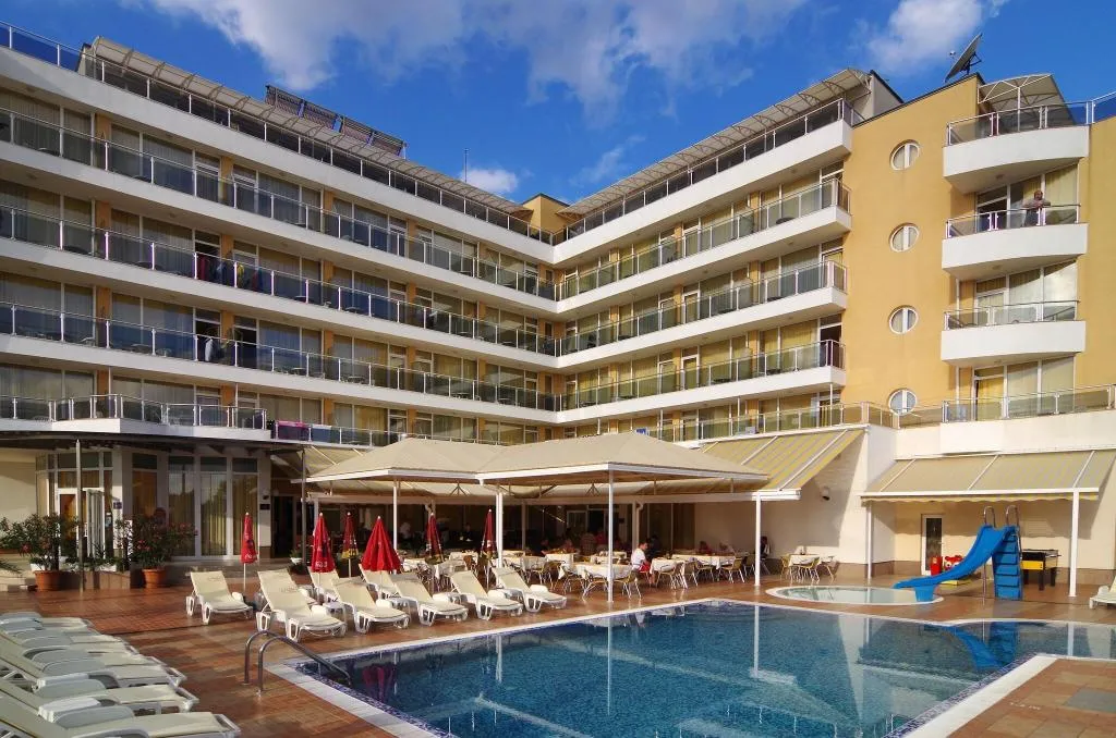 Pool, Plamena Palace, Bourgas