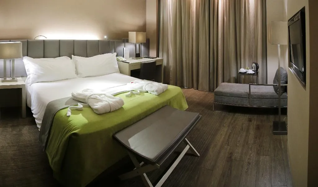JUNIOR SUITE STANDARD Room, Melia Braga, Porto