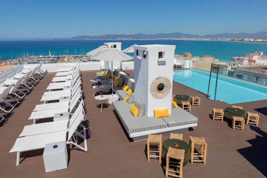 Pool, whala!fun, Majorca