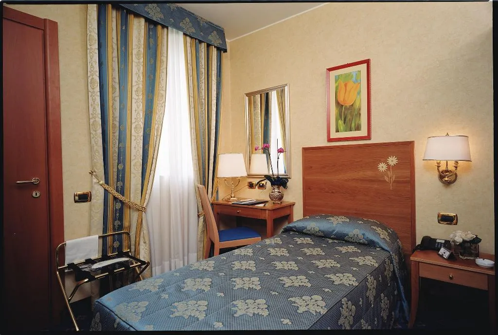 SINGLE STANDARD Room, Boutique Hotel Dieci, Milan