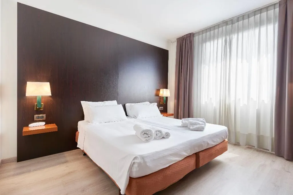 DOUBLE STANDARD Room, Cyrano, Milan