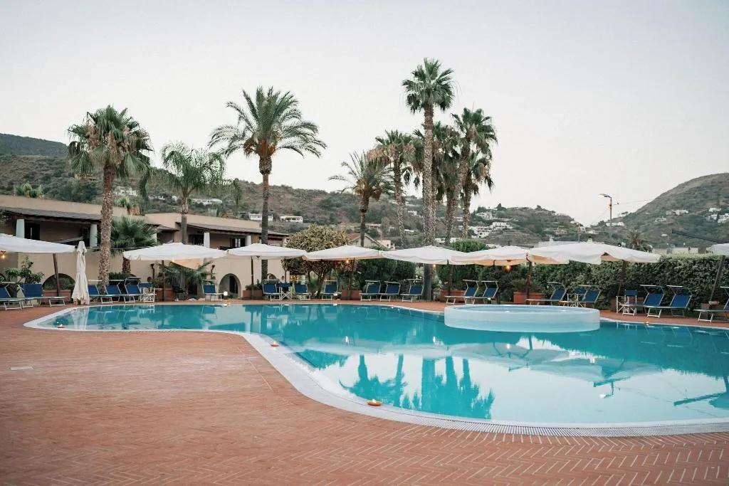 Pool, Aktea, Catania