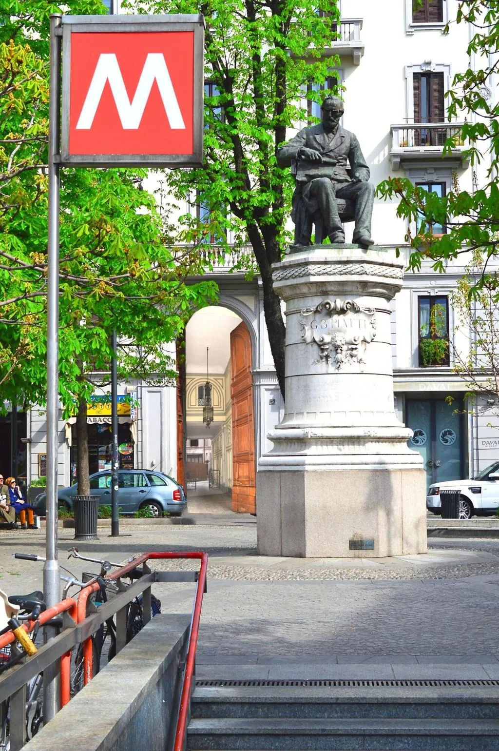 General view, Room Inn, Milan