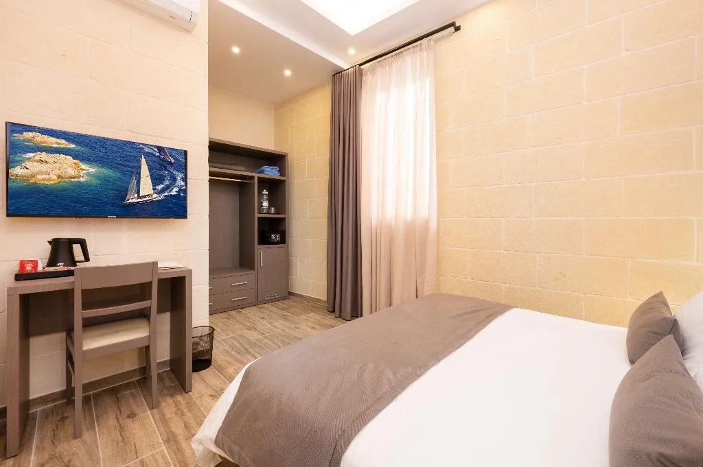 DOUBLE CLASSIC Room, C4 Retreats Gozo, Gozo