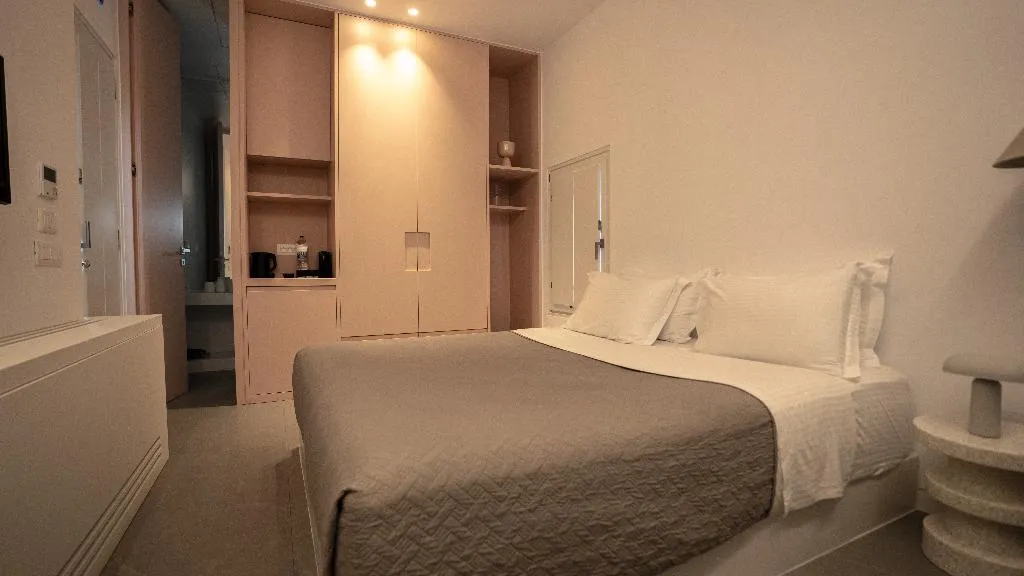 SUITE ONE BEDROOM ONE BATHROOM Room, Neo Luxury Suites, Santorini