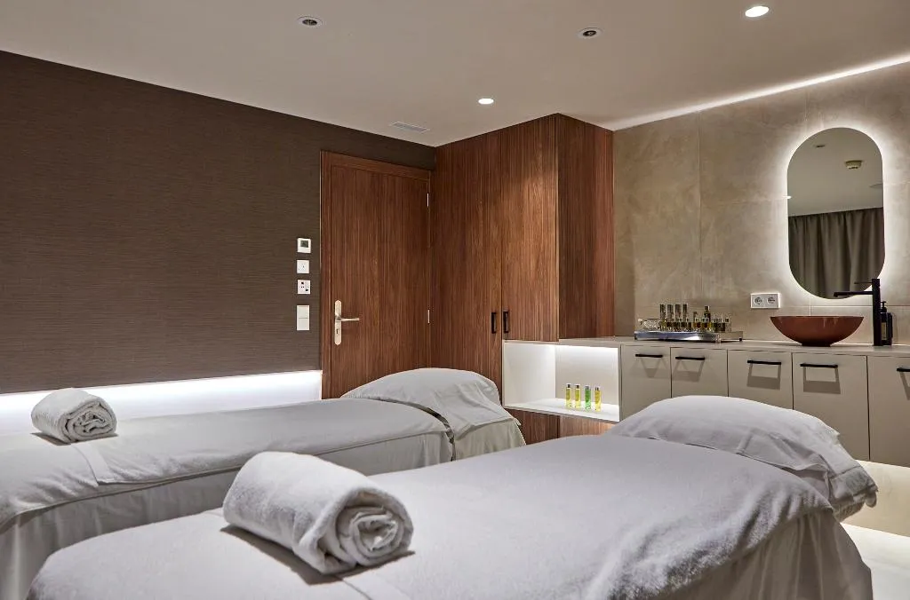 Sports and Entertainment, Universal Gran Leon and Spa, Majorca