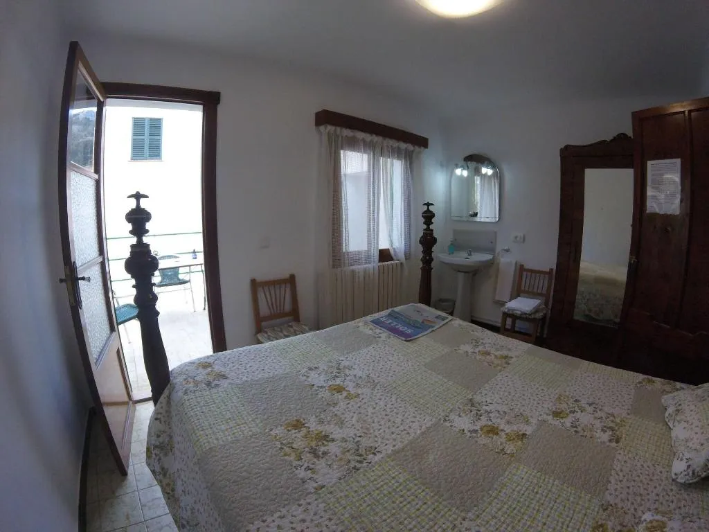 Room, Hostal Casa Margarita, Majorca