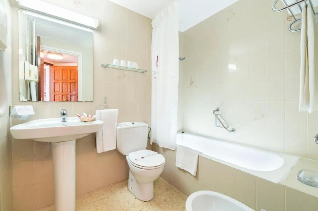 DOUBLE SEA VIEW Room, Apartamentos Guitart, Costa Brava