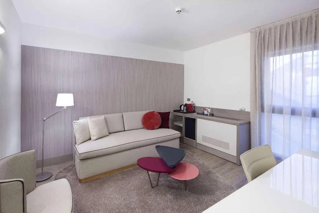 Room, NH Milano Congress Centre, Milan