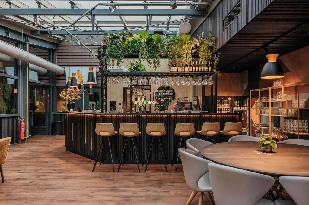 Sports and Entertainment, Hotel Mitland, Amsterdam