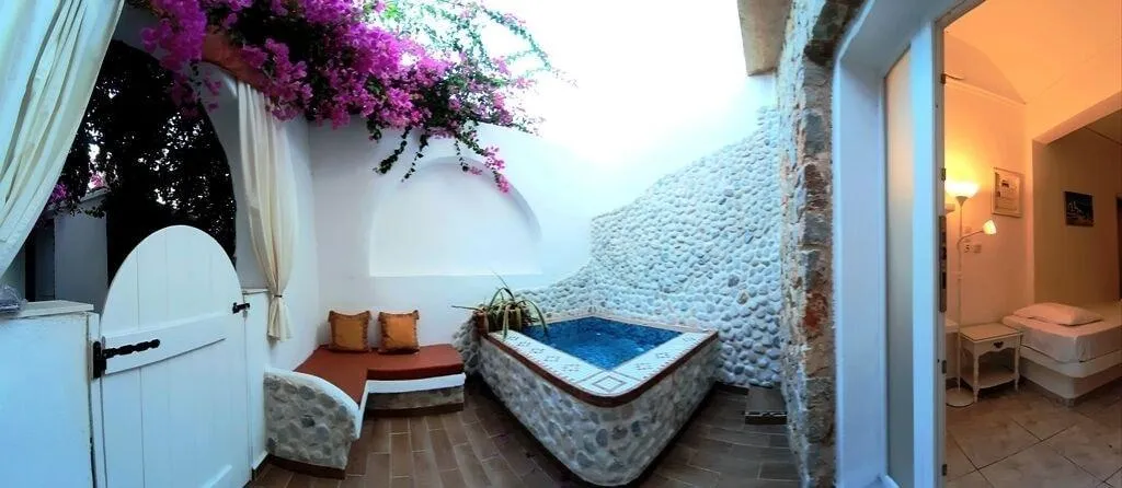Room, Atalos Suites, Santorini