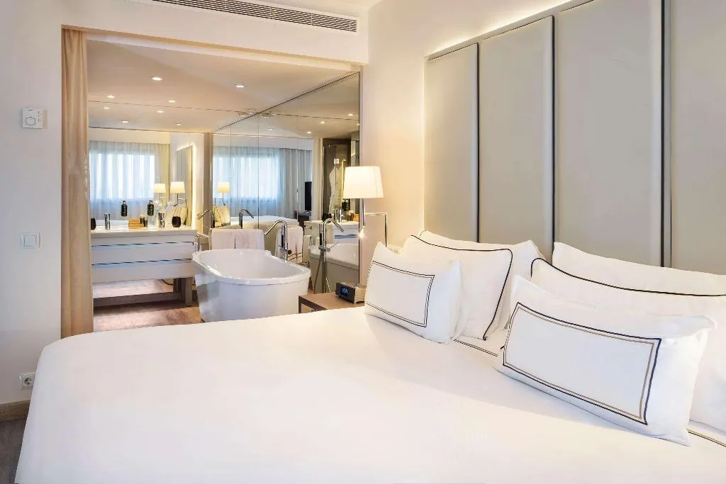 JUNIOR SUITE STANDARD Room, Melia Lebreros, Seville