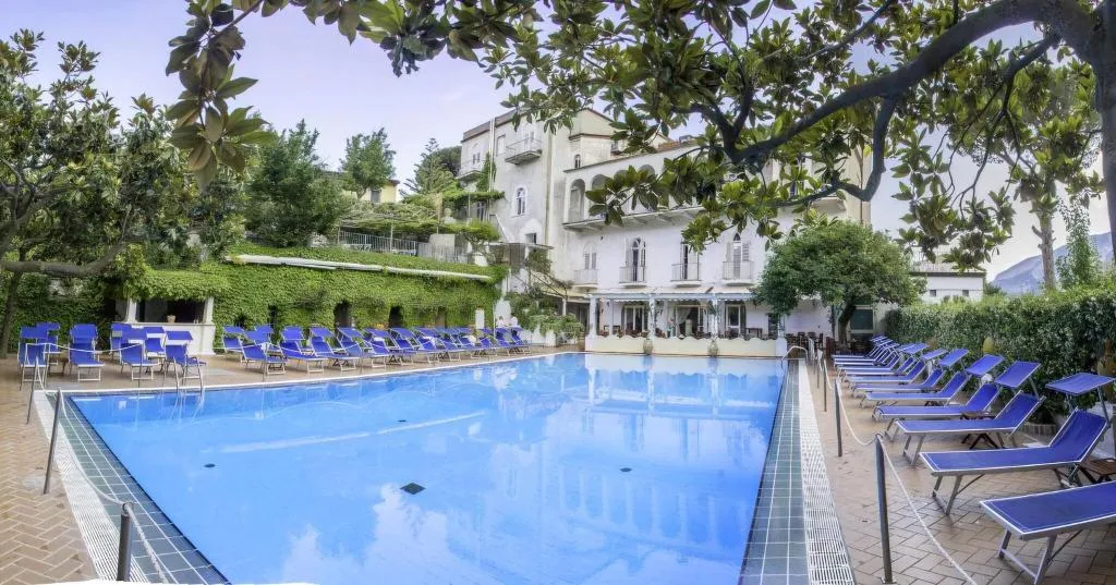 Pool, Giordano, Naples