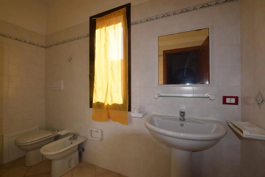 APARTMENT CAPACITY 6 Room, Residenza sul Mare, Cagliari