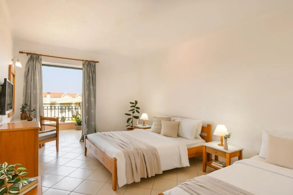 APARTMENT SUPERIOR GARDEN VIEW Room, Century Resort, Corfu
