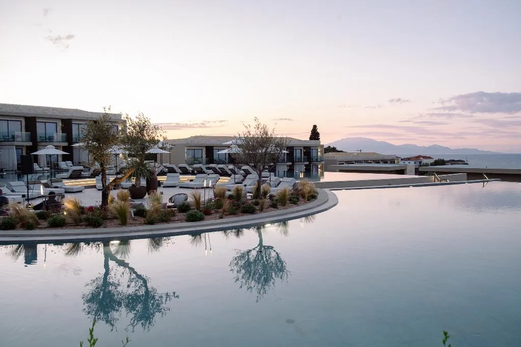 Pool, King Jason Zante – Designed For Adults, Zante