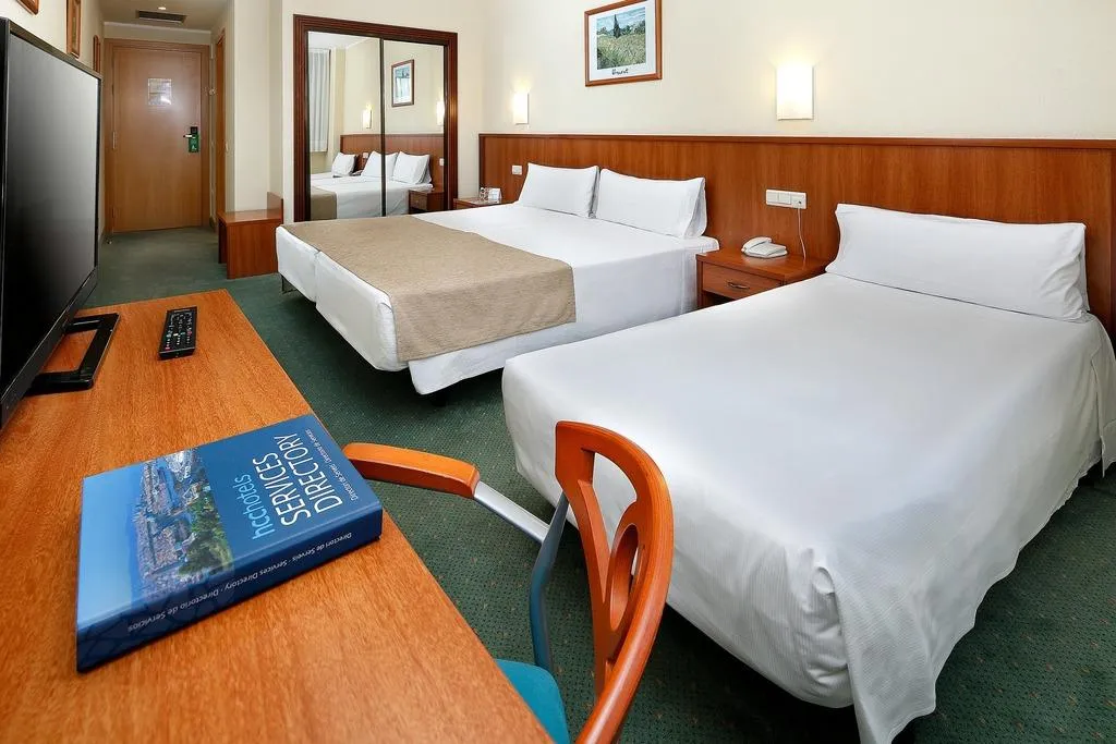 TRIPLE STANDARD Room, HCC Ciutat de Berga, Barcelona