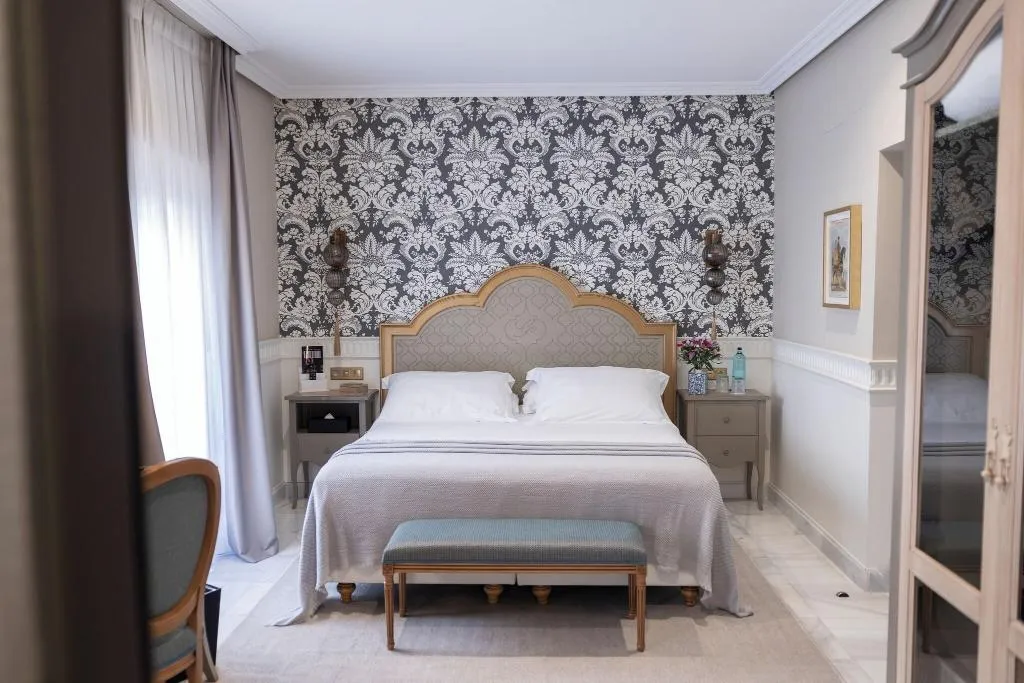 DOUBLE DELUXE KING BED Room, Gravina 51, Seville