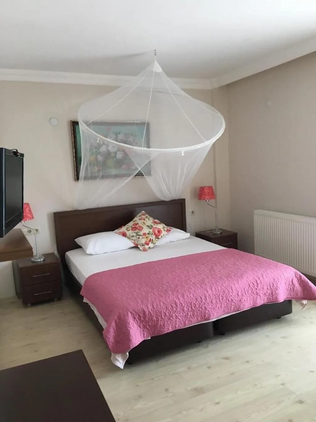 Room, Melaike, Izmir