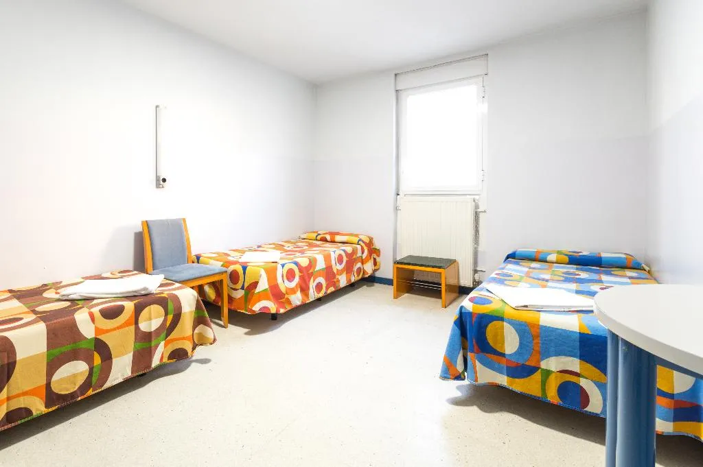 TRIPLE STANDARD Room, Hostal Welcome, Madrid