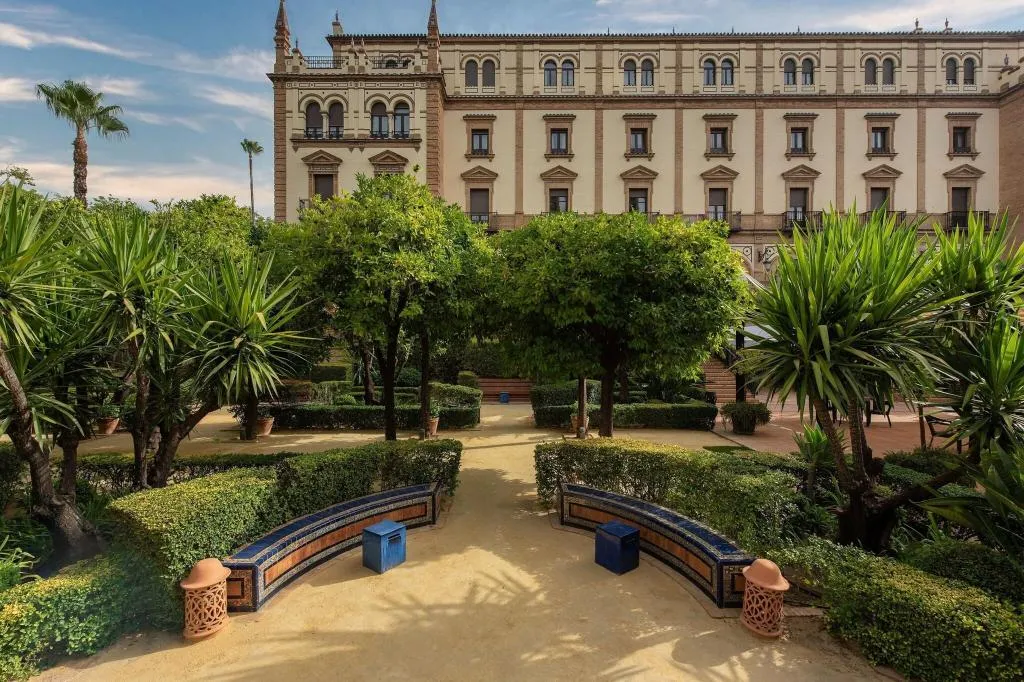 General view, Alfonso XIII, Seville