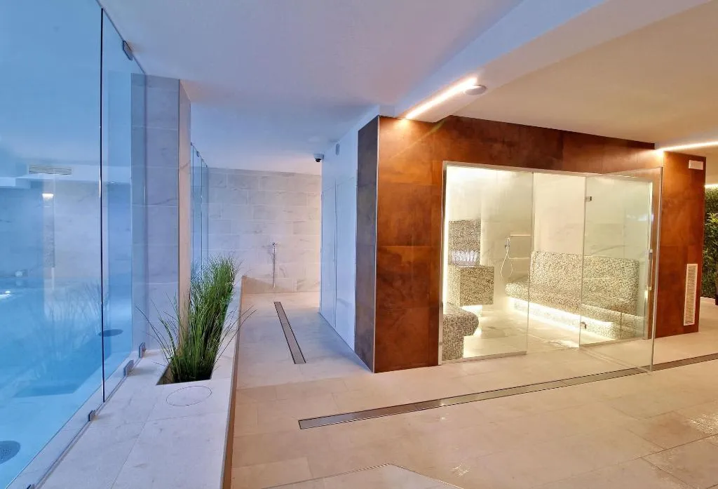 Sports and Entertainment, Hotel Elite, Venice