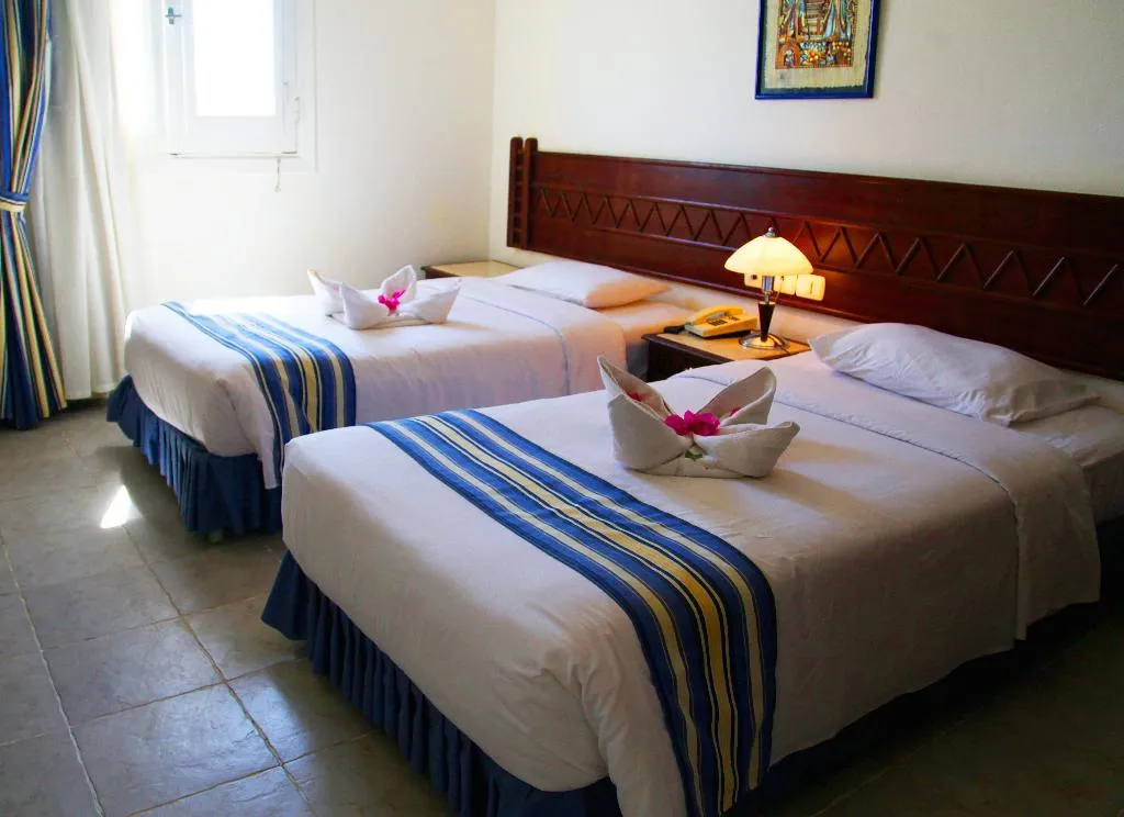 FAMILY ROOM POOL VIEW Room, Magawish Village & Resort, Red Sea Riviera