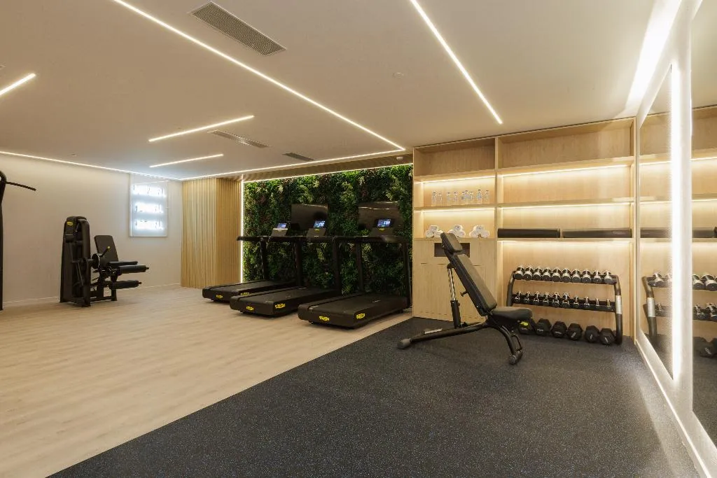 Sports and Entertainment, Hilton Garden Inn Athens Syggrou Avenue, Athens