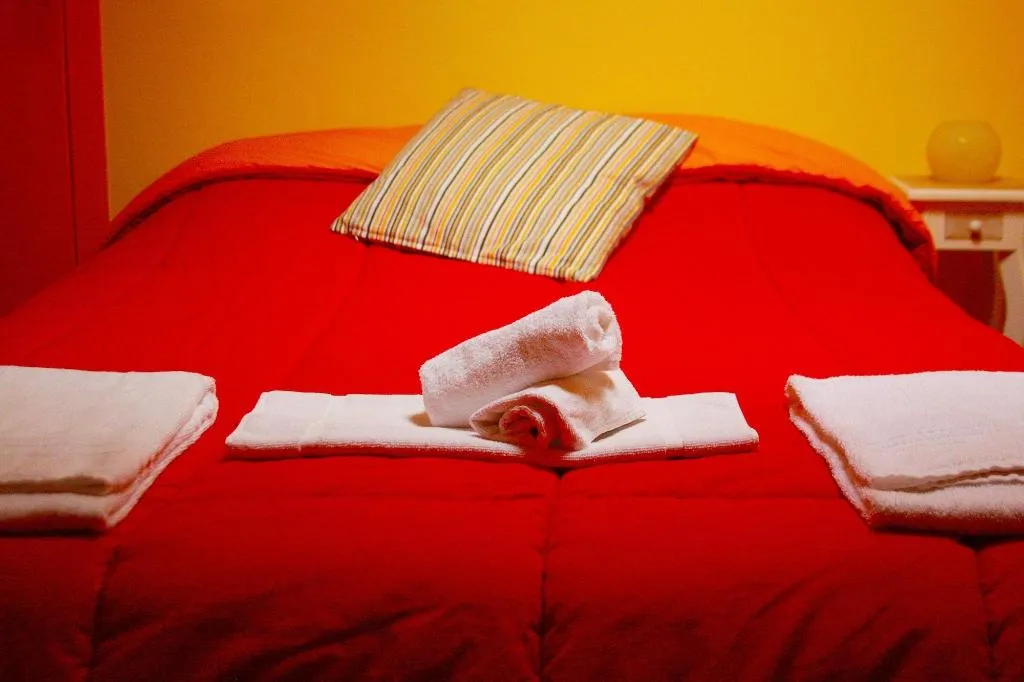 Room, City-in-hostel-B&B, Catania