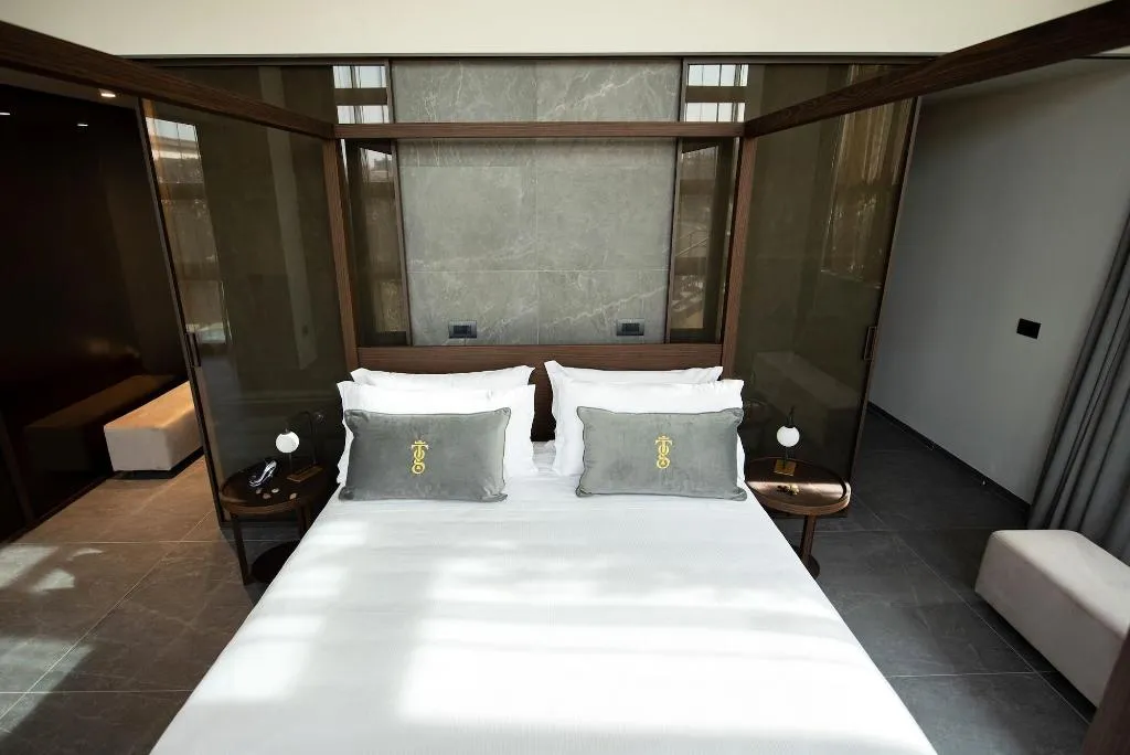 Room, Gold Tower Lifestyle Hotel, Naples