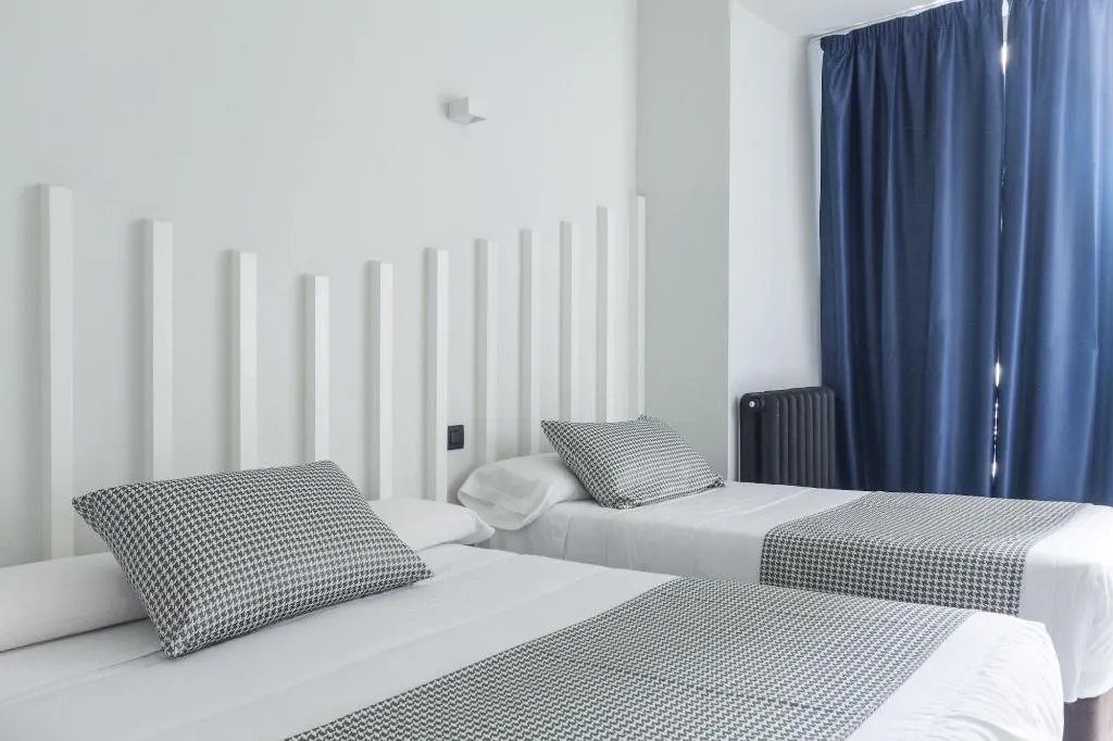 Room, Hostal El Carmen, Madrid