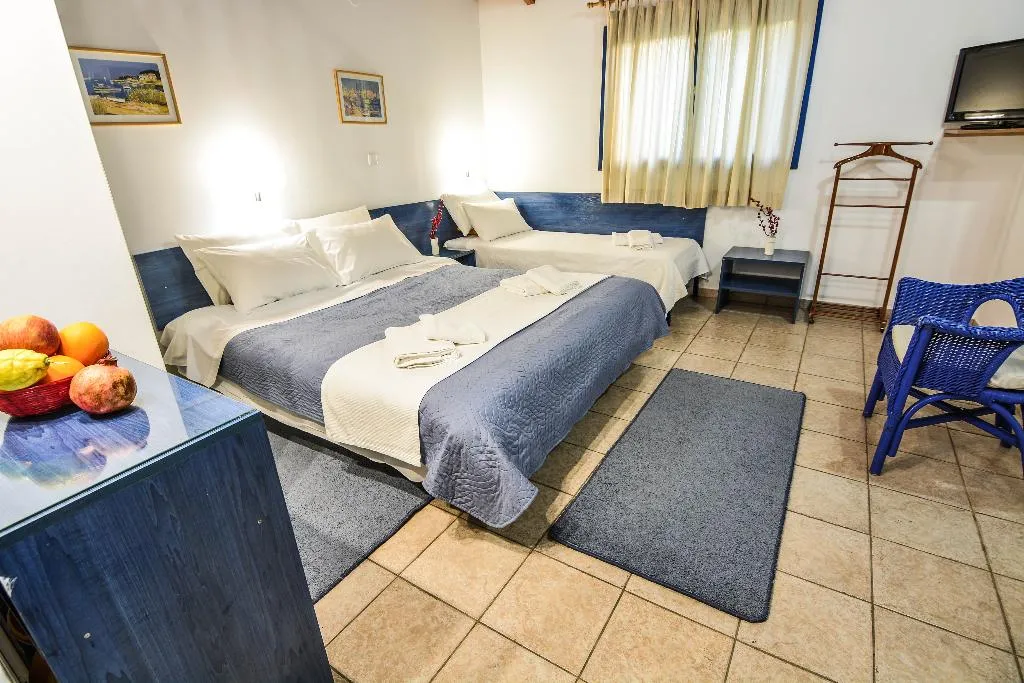 TRIPLE WITH DOUBLE BED Room, Green Village, Athens