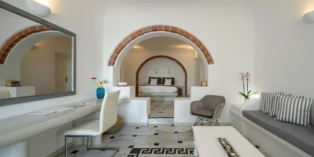 SUITE HONEYMOON Room, Pegasus Suites & Spa, Santorini