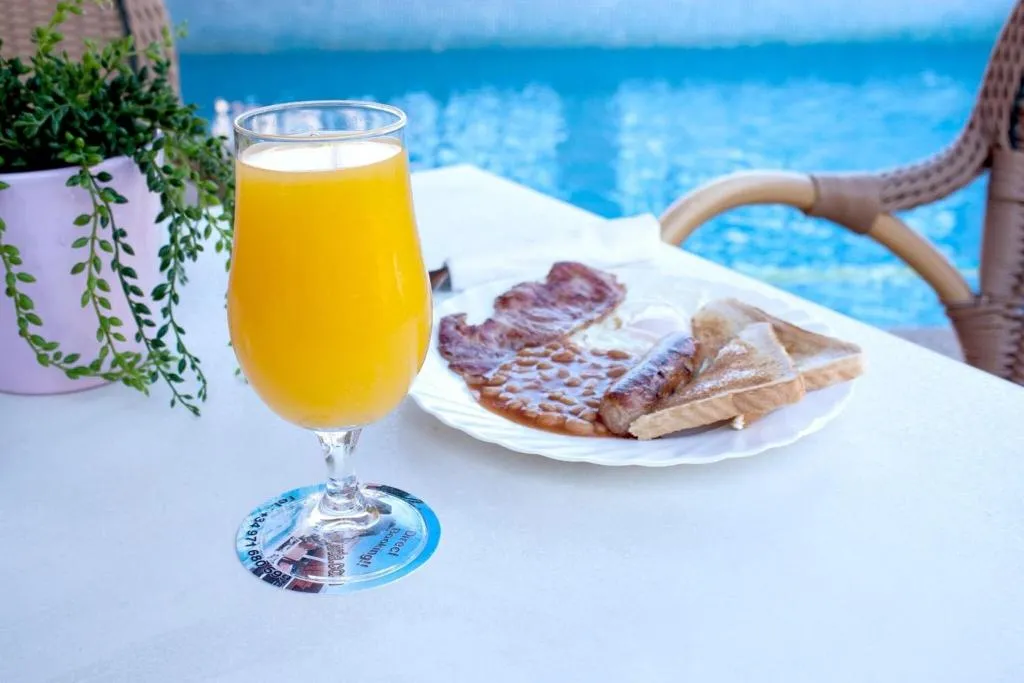 Pool, Martinez, Majorca