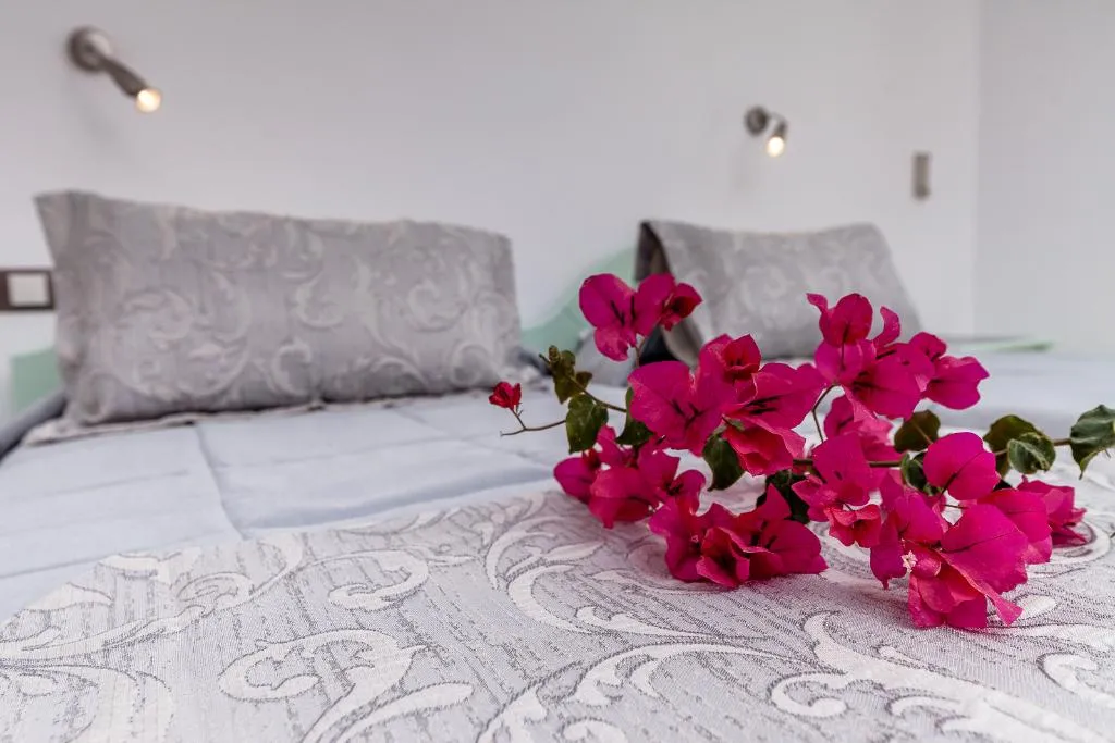TRIPLE STANDARD Room, Avraki, Santorini