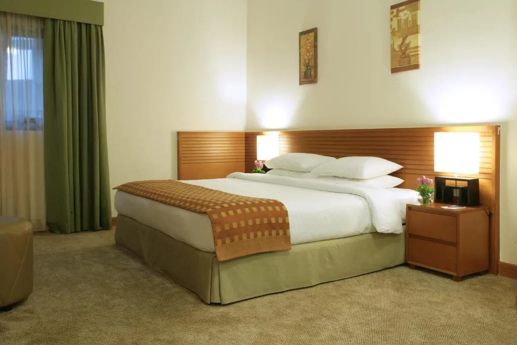 SUITE STANDARD Room, Ramada Hotel & Suite Ajman, Dubai