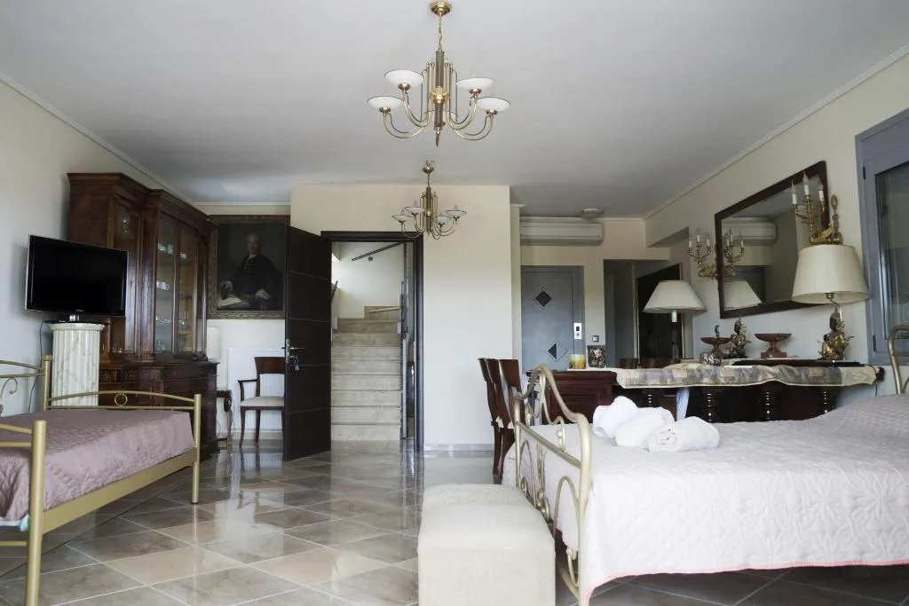 Room, Villa d'Irene - near Athens airport, 200 meters fr, Athens