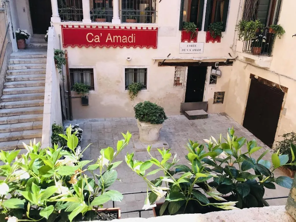 Room, Ca Amadi, Venice