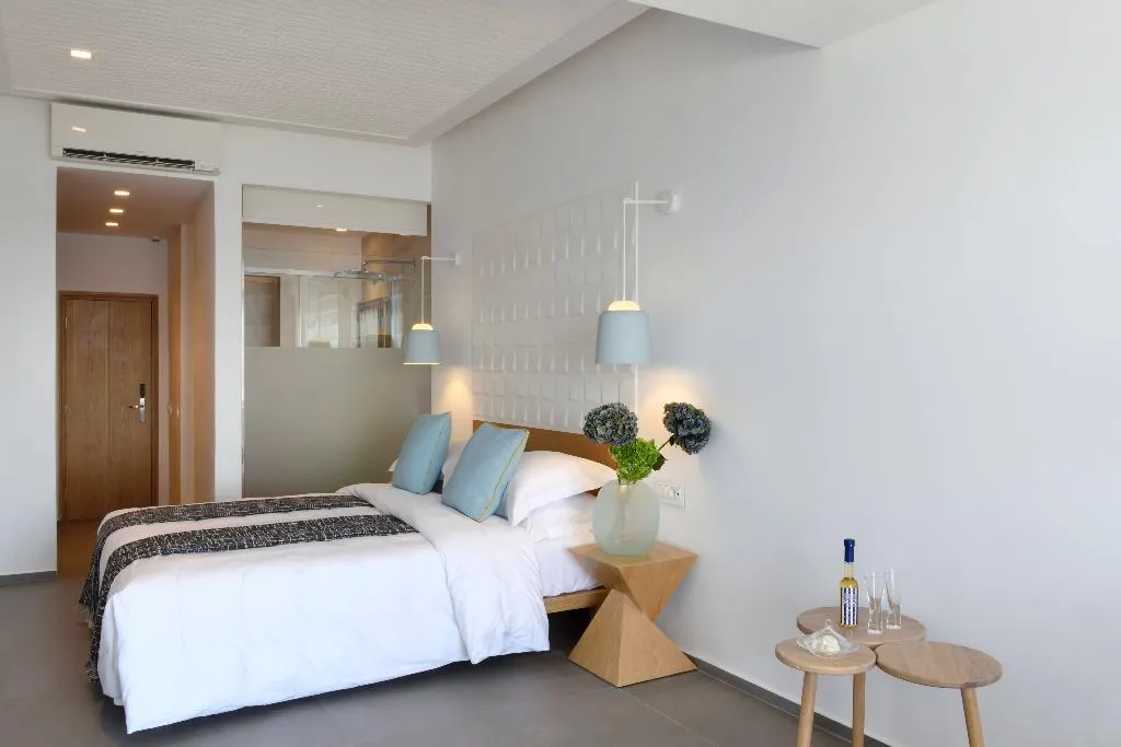 Double or Twin PREMIUM SEA VIEW Room, Myconian Korali Relais & Chateaux, Mykonos